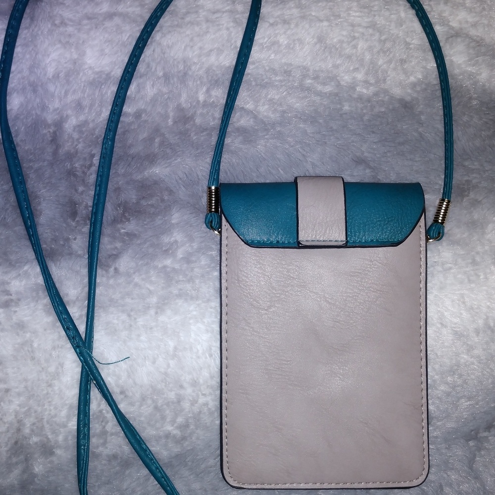 UE Cross Body